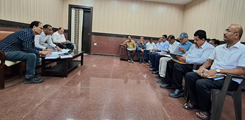 PWD सचिव पहुंचे मैदान में! सड़क निर्माण कार्यों की गुणवत्ता और गति की हुई जांच PWD सचिव पहुंचे मैदान में! सड़क निर्माण कार्यों की गुणवत्ता और गति की हुई जांच