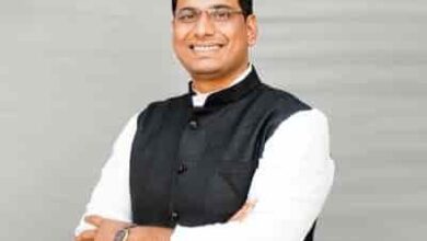 हरियाली की लड़ाई—7 लाख पेड़ों के संरक्षण के लिए आगे आए देवेंद्र यादव