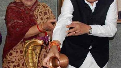मुख्यमंत्री विष्णु देव साय ने डॉ. रमन सिंह को वैवाहिक वर्षगांठ की बधाई दी मुख्यमंत्री विष्णु देव साय ने डॉ. रमन सिंह को वैवाहिक वर्षगांठ की बधाई दी
