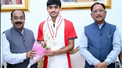 हॉकी स्टिक से रचा इतिहास, अवि मानिकपुरी की सफलता पर मुख्यमंत्री ने दी शुभकामनाएं हॉकी स्टिक से रचा इतिहास, अवि मानिकपुरी की सफलता पर मुख्यमंत्री ने दी शुभकामनाएं