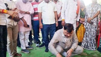 विकास की राह पर बढ़ते कदम: डामर की नई परत से चमकेगी क्षेत्र की तस्वीर विकास की राह पर बढ़ते कदम: डामर की नई परत से चमकेगी क्षेत्र की तस्वीर