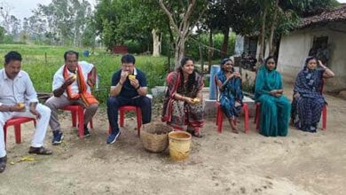 जनसंवाद से जनसमाधान तक— गांव की चौपाल में विकास और विश्वास का संदेश जनसंवाद से जनसमाधान तक— गांव की चौपाल में विकास और विश्वास का संदेश
