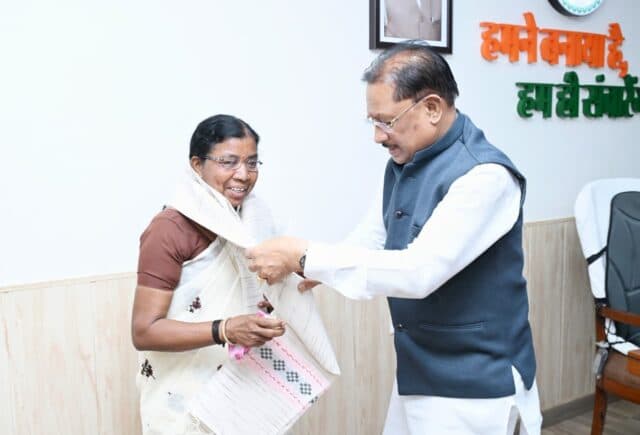 सम्मान, संवाद और प्रेरणा का संगम— मुख्यमंत्री और पद्मश्री डॉ. बुधरी ताती की विशेष भेंट