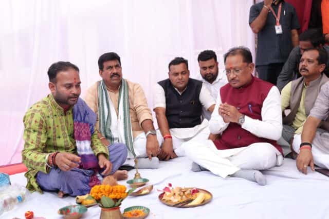 मुख्यमंत्री विष्णुदेव साय ने जशपुर को 9.65 करोड़ रुपये से अधिक के विकास कार्यों की सौगात दी मुख्यमंत्री विष्णुदेव साय ने जशपुर को 9.65 करोड़ रुपये से अधिक के विकास कार्यों की सौगात दी