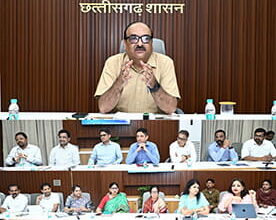 सुशासन की दिशा में बड़ा कदम—मुख्य सचिव की अध्यक्षता में सचिवों के साथ रणनीतिक मंथन सुशासन की दिशा में बड़ा कदम—मुख्य सचिव की अध्यक्षता में सचिवों के साथ रणनीतिक मंथन