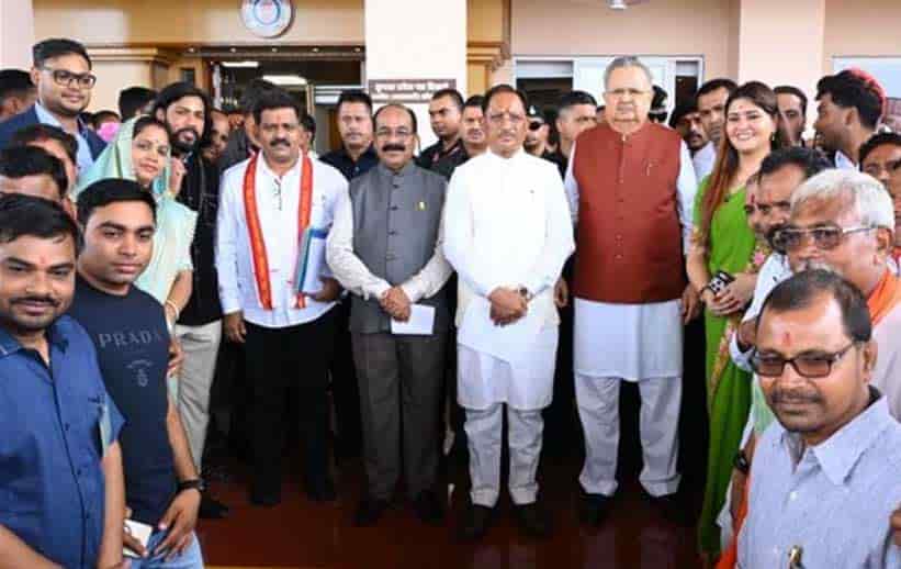 गांवों के छात्रों के लिए बड़ा बदलाव! आधुनिक तकनीक से जुड़ेगा हर विद्यार्थी : मुख्यमंत्री विष्णुदेव साय गांवों के छात्रों के लिए बड़ा बदलाव! आधुनिक तकनीक से जुड़ेगा हर विद्यार्थी : मुख्यमंत्री विष्णुदेव साय