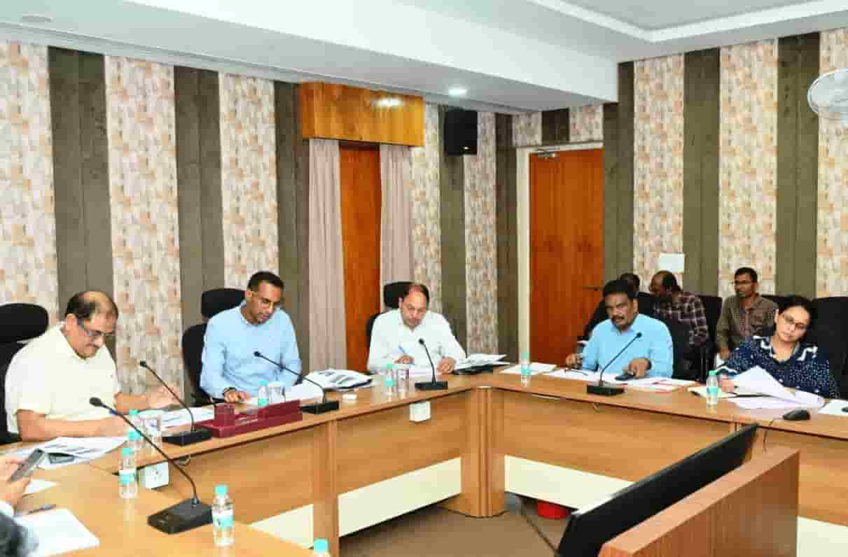 लोक निर्माण विभाग के सचिव ने जेलों में निर्माणाधीन कार्यों की प्रगति की समीक्षा की लोक निर्माण विभाग के सचिव ने जेलों में निर्माणाधीन कार्यों की प्रगति की समीक्षा की