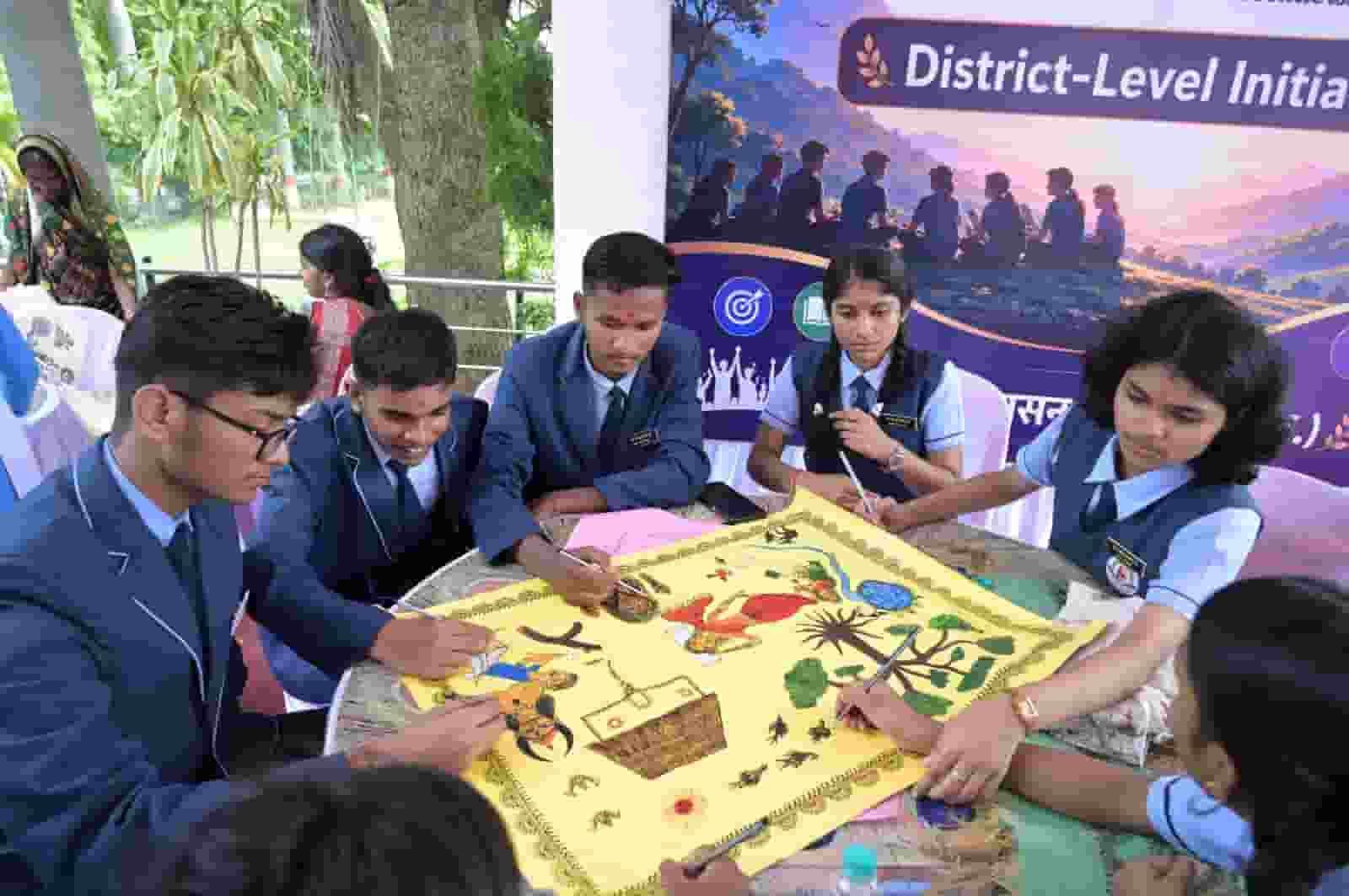 जहां सपनों को मिला सहारा, वहीं से बदलाव ने लिखी नई इबारत—‘द कलेक्टर्स-15’ जहां सपनों को मिला सहारा, वहीं से बदलाव ने लिखी नई इबारत—‘द कलेक्टर्स-15’