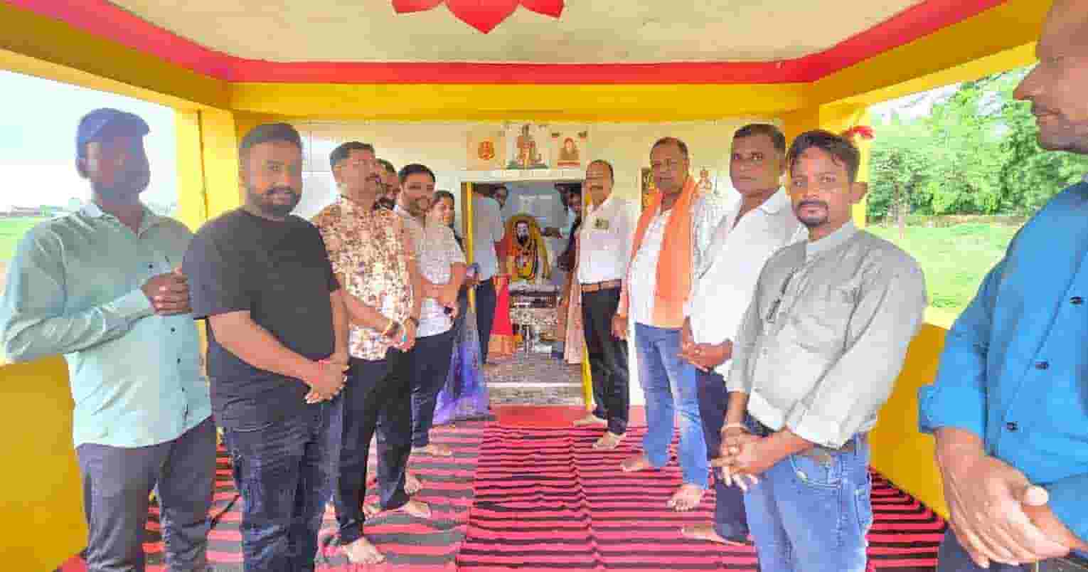 गुरु पूर्णिमा पर संत रविदास मंदिर में विशेष पूजा-अर्चना, 650वीं जयंती महोत्सव के जनजागरण अभियान को मिली गति गुरु पूर्णिमा पर संत रविदास मंदिर में विशेष पूजा-अर्चना, 650वीं जयंती महोत्सव के जनजागरण अभियान को मिली गति