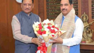5 लाख मीट्रिक टन चावल के शीघ्र उठाव के लिए CM साय ने पर्याप्त रेलवे रैक उपलब्ध कराने का किया आग्रह 5 लाख मीट्रिक टन चावल के शीघ्र उठाव के लिए CM साय ने पर्याप्त रेलवे रैक उपलब्ध कराने का किया आग्रह