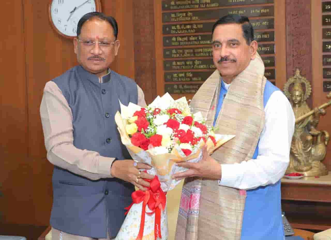 5 लाख मीट्रिक टन चावल के शीघ्र उठाव के लिए CM साय ने पर्याप्त रेलवे रैक उपलब्ध कराने का किया आग्रह 5 लाख मीट्रिक टन चावल के शीघ्र उठाव के लिए CM साय ने पर्याप्त रेलवे रैक उपलब्ध कराने का किया आग्रह