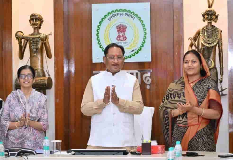 महिलाओं की आर्थिक ताकत बनी महतारी वंदन योजना! मुख्यमंत्री विष्णुदेव साय का बड़ा दावा महिलाओं की आर्थिक ताकत बनी महतारी वंदन योजना! मुख्यमंत्री विष्णुदेव साय का बड़ा दावा