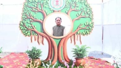विधानसभा परिसर में ‘एक पेड़ मां के नाम 3.0’ अभियान के तहत हुआ वृहद पौधरोपण: मुख्यमंत्री विष्णुदेव साय और विधानसभा अध्यक्ष डॉ. रमन सिंह ने लगाया रुद्राक्ष का पौधा विधानसभा परिसर में ‘एक पेड़ मां के नाम 3.0’ अभियान के तहत हुआ वृहद पौधरोपण: मुख्यमंत्री विष्णुदेव साय और विधानसभा अध्यक्ष डॉ. रमन सिंह ने लगाया रुद्राक्ष का पौधा