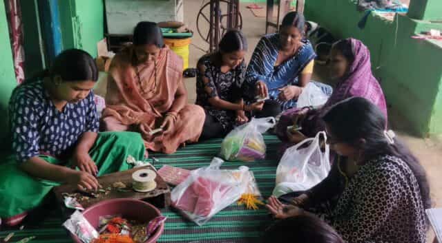 रक्षाबंधन पर अनोखी पहल! राखी के साथ हरियाली बचाने का दिया जाएगा संदेश रक्षाबंधन पर अनोखी पहल! राखी के साथ हरियाली बचाने का दिया जाएगा संदेश