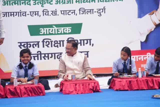 नई पीढ़ी का भविष्य संवारना ही हमारी सबसे बड़ी जिम्मेदारी : मुख्यमंत्री विष्णुदेव साय नई पीढ़ी का भविष्य संवारना ही हमारी सबसे बड़ी जिम्मेदारी : मुख्यमंत्री विष्णुदेव साय
