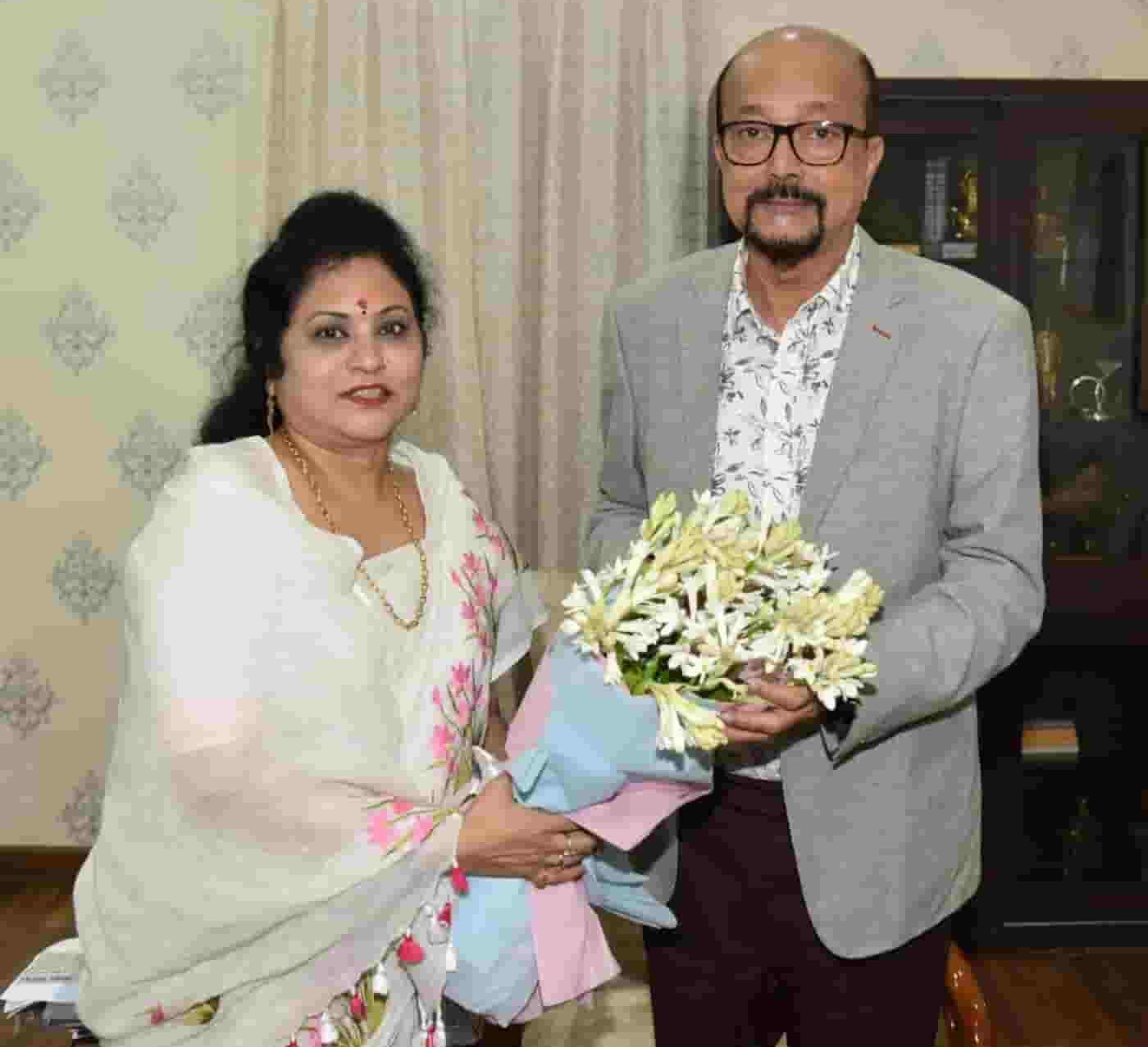 प्रमुख लोकायुक्त उबोवेजा ने राज्यपाल डेका को आयोग का वार्षिक प्रतिवेदन सौंपा प्रमुख लोकायुक्त उबोवेजा ने राज्यपाल डेका को आयोग का वार्षिक प्रतिवेदन सौंपा