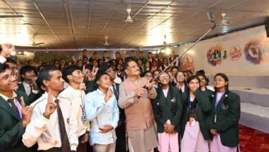 मुख्यमंत्री साय ने NEET सफल जनजातीय विद्यार्थियों से किया आत्मीय संवाद