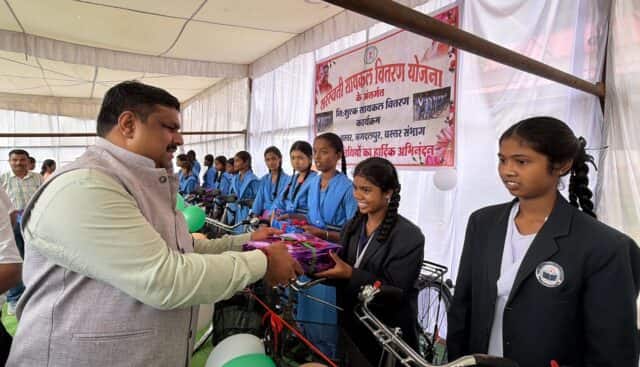 बेहतर शिक्षा, बेहतर भविष्य— बस्तर में गुणवत्तापूर्ण शिक्षा को लेकर समीक्षा और नई रणनीति बेहतर शिक्षा, बेहतर भविष्य— बस्तर में गुणवत्तापूर्ण शिक्षा को लेकर समीक्षा और नई रणनीति