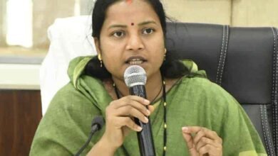 एक्शन मोड में मंत्री लक्ष्मी राजवाड़े! बलरामपुर में योजनाओं की समीक्षा, अधिकारियों को दिए सख्त निर्देश एक्शन मोड में मंत्री लक्ष्मी राजवाड़े! बलरामपुर में योजनाओं की समीक्षा, अधिकारियों को दिए सख्त निर्देश