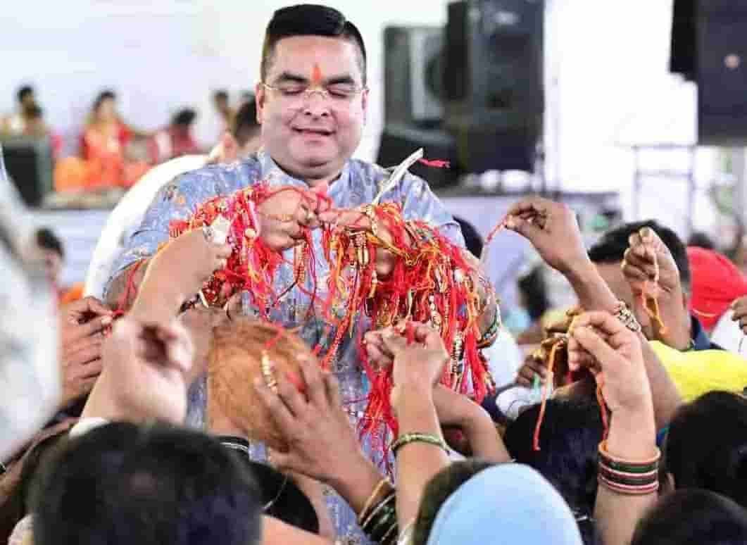 लोकांगन में स्नेह का सैलाब! 11 हजार से ज्यादा बहनों ने विधायक रिकेश को बांधा रक्षा सूत्र