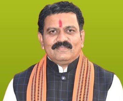 पुनर्वास से नई जिंदगी की ओर—विजय शर्मा ने नक्सल प्रभावित परिवारों की योजनाओं का लिया जायजा पुनर्वास से नई जिंदगी की ओर—विजय शर्मा ने नक्सल प्रभावित परिवारों की योजनाओं का लिया जायजा