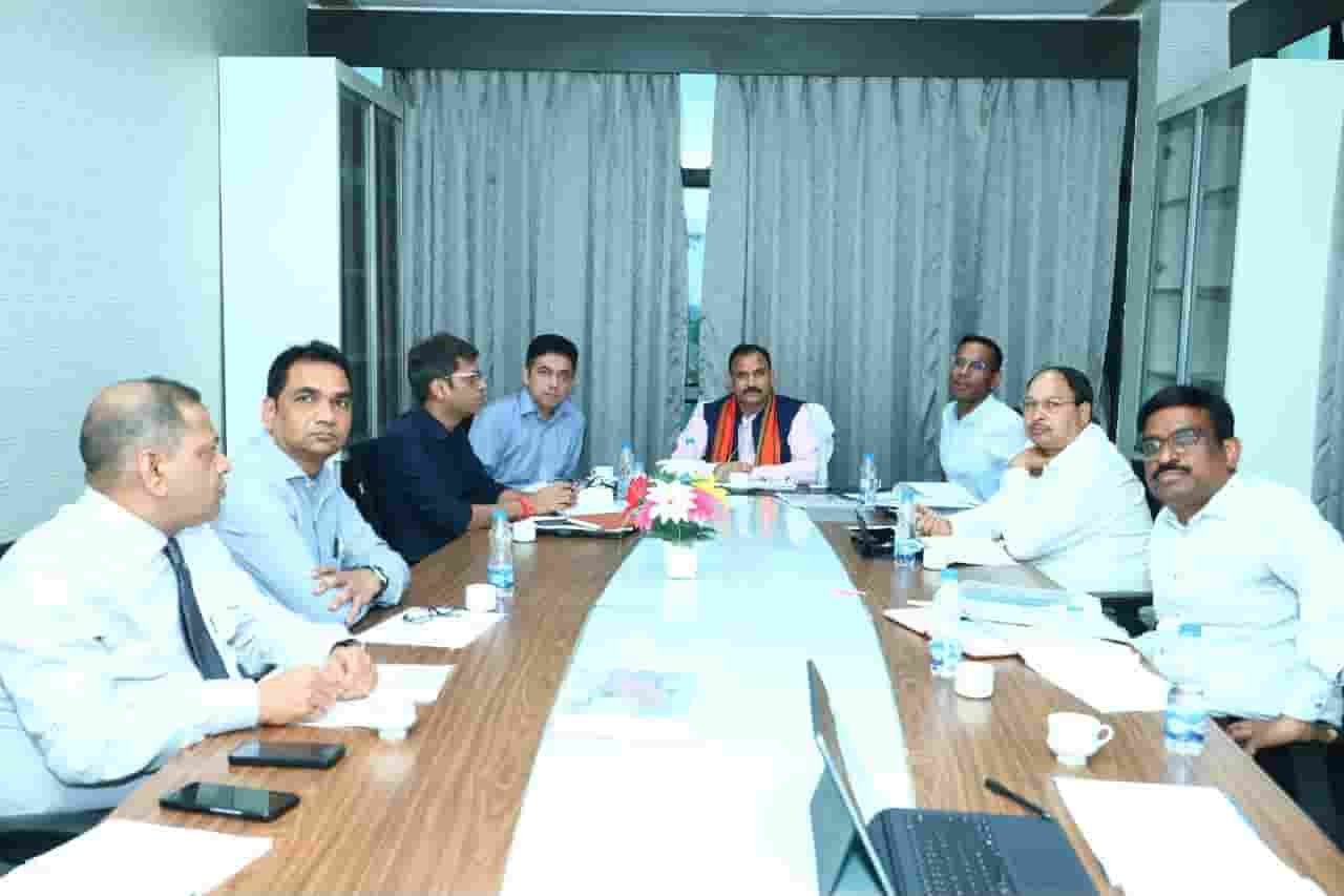 स्वास्थ्य अधोसंरचना को मिलेगी नई गति : स्वास्थ्य मंत्री श्याम बिहारी जायसवाल स्वास्थ्य अधोसंरचना को मिलेगी नई गति : स्वास्थ्य मंत्री श्याम बिहारी जायसवाल