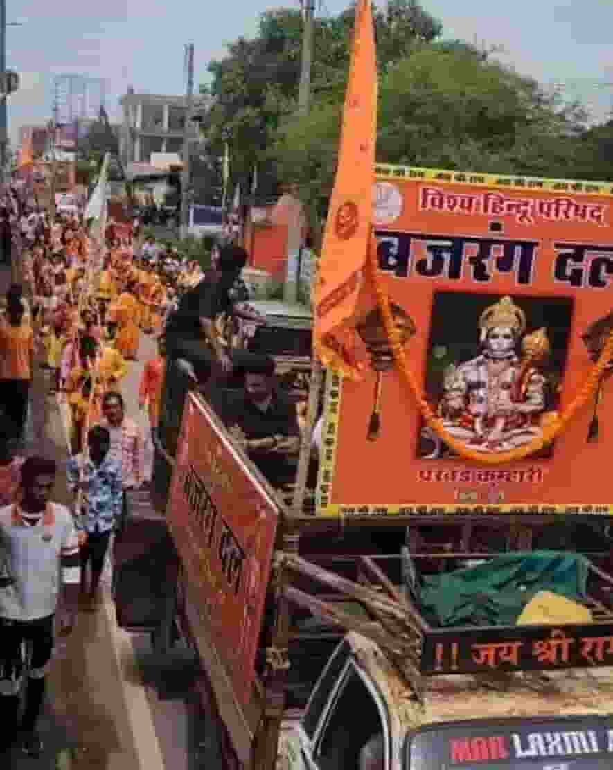 कुम्हारी में उमड़ा आस्था का सैलाब: खारुन नदी से जल लेकर शिवलिंग पर हुआ भव्य जलाभिषेक