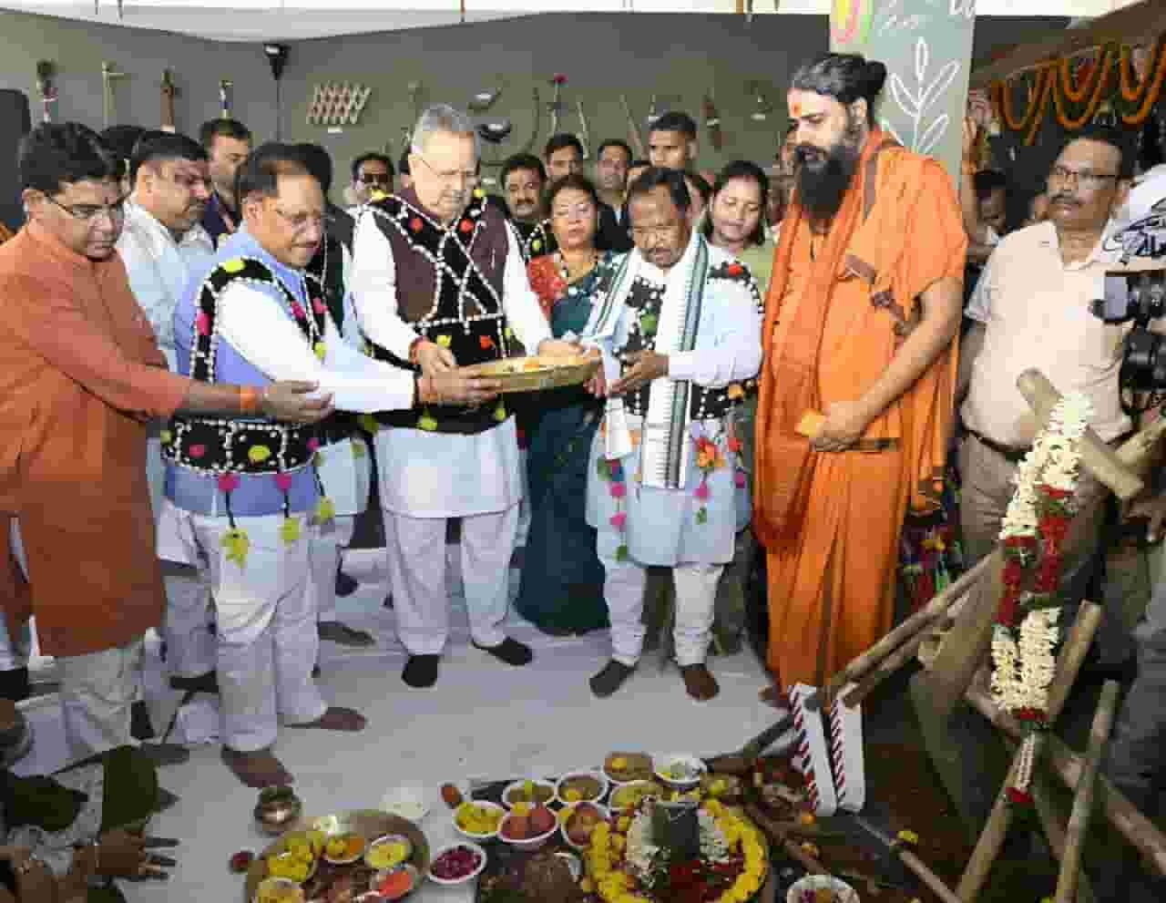 हरेली में सजी माटी की कहानी, मुख्यमंत्री निवास में जीवंत हुई छत्तीसगढ़ की लोक परंपरा