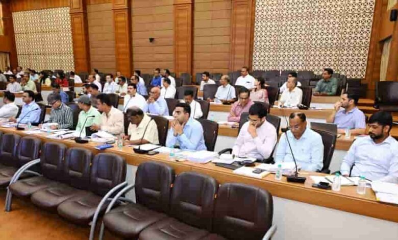 निर्माण कार्यों पर बड़ा एक्शन! लोक निर्माण सचिव ने ली प्रगति की कड़ी समीक्षा