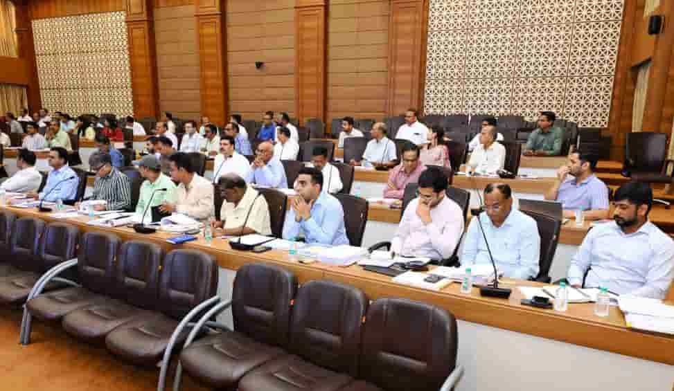 निर्माण कार्यों पर बड़ा एक्शन! लोक निर्माण सचिव ने ली प्रगति की कड़ी समीक्षा