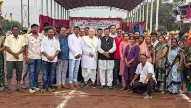 रस्सी खिंची तो दिखा दमखम, अहिवारा में खेल के जोश ने बांधा समां रस्सी खिंची तो दिखा दमखम, अहिवारा में खेल के जोश ने बांधा समां