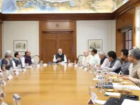 सत्ता के शीर्ष पर अहम बैठक, PM मोदी की अगुवाई में कैबिनेट और CCA का मंथन सत्ता के शीर्ष पर अहम बैठक, PM मोदी की अगुवाई में कैबिनेट और CCA का मंथन