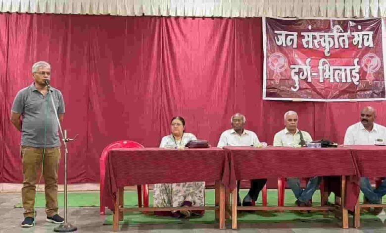 प्रेमचंद का साहित्य अमूल्य धरोहर : लोक बाबू प्रेमचंद का साहित्य अमूल्य धरोहर : लोक बाबू