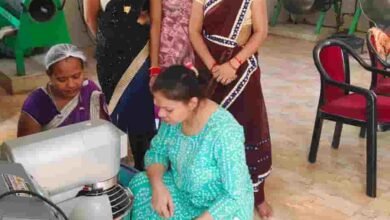 महुआ बना महिलाओं की तरक्की का सहारा, वन धन योजना से बदली जिंदगी महुआ बना महिलाओं की तरक्की का सहारा, वन धन योजना से बदली जिंदगी