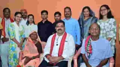 एक साथ तीनों बहनों ने रचा कमाल! NEET में सफलता पर घर पहुंचे उप मुख्यमंत्री विजय शर्मा एक साथ तीनों बहनों ने रचा कमाल! NEET में सफलता पर घर पहुंचे उप मुख्यमंत्री विजय शर्मा