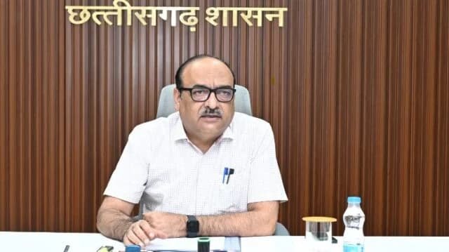 फैसलों की रफ्तार बढ़ाने जुटे अफसर, मुख्य सचिव की अध्यक्षता में हाईलेवल बैठक फैसलों की रफ्तार बढ़ाने जुटे अफसर, मुख्य सचिव की अध्यक्षता में हाईलेवल बैठक