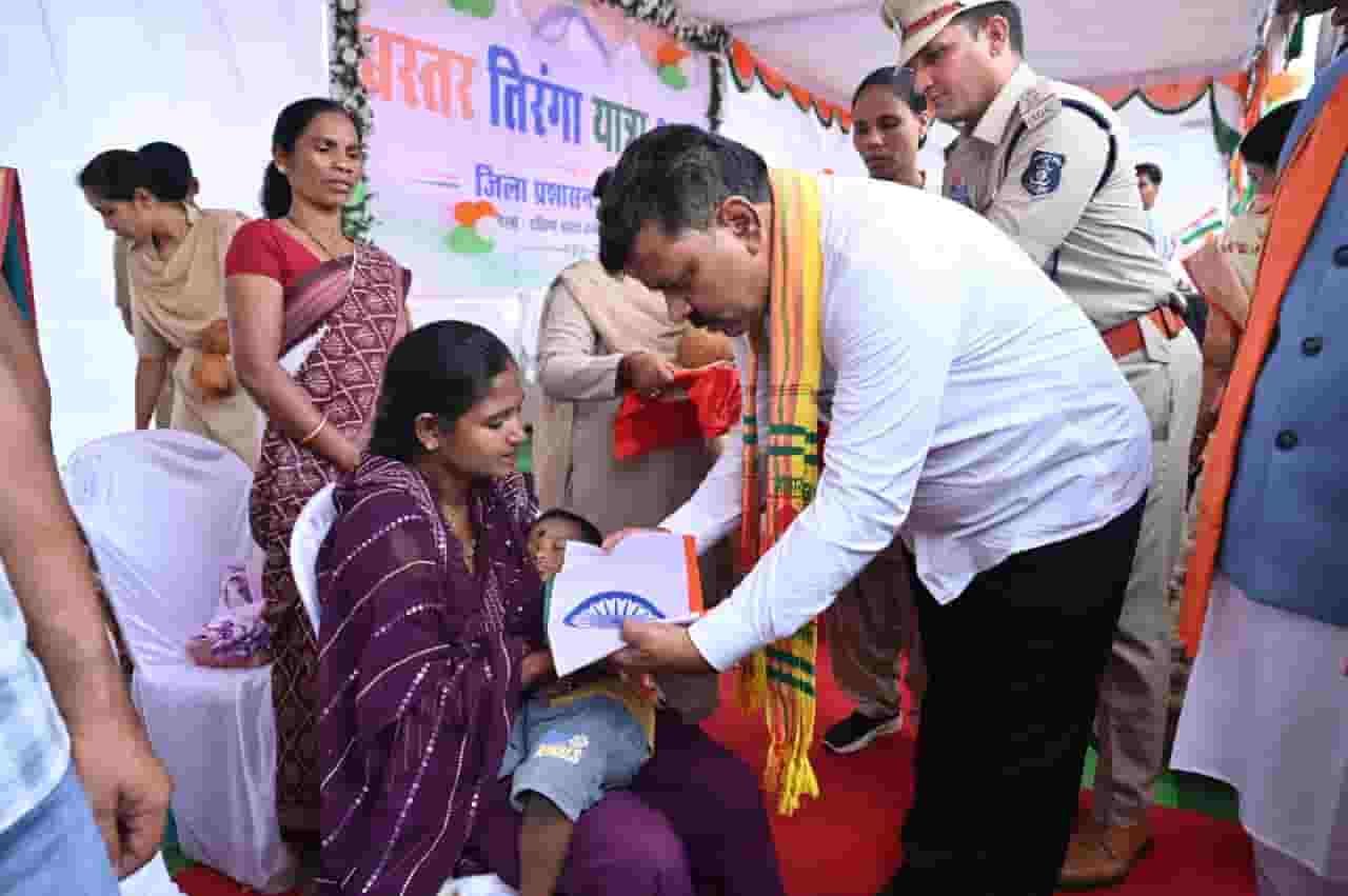 आस्था से राष्ट्रभक्ति तक—मां दंतेश्वरी के आशीर्वाद से आगे बढ़ी तिरंगा यात्रा