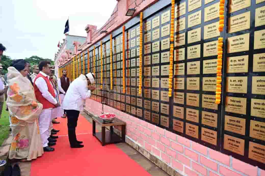 बस्तर में जवानों के शौर्य की गूंज: उपमुख्यमंत्री विजय शर्मा बोले—लिखा जा रहा नया इतिहास बस्तर में जवानों के शौर्य की गूंज: उपमुख्यमंत्री विजय शर्मा बोले—लिखा जा रहा नया इतिहास