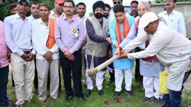 परंपरा और मानवीय मूल्यों को सहेजना ही सच्चा विकास : मंत्री टंक राम वर्मा परंपरा और मानवीय मूल्यों को सहेजना ही सच्चा विकास : मंत्री टंक राम वर्मा