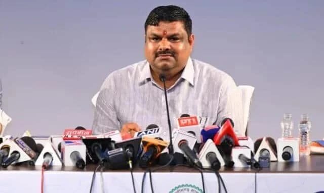 शिक्षा के बदलाव की तस्वीर सामने, मंत्री-सचिव ने साझा कीं विभागीय उपलब्धियों की पूरी कहानी शिक्षा के बदलाव की तस्वीर सामने, मंत्री-सचिव ने साझा कीं विभागीय उपलब्धियों की पूरी कहानी