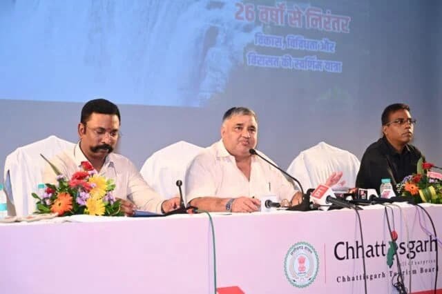 पर्यटन, संस्कृति और आस्था की नई कहानी—मंत्री-सचिव ने साझा की विभागीय उपलब्धियों की झलक पर्यटन, संस्कृति और आस्था की नई कहानी—मंत्री-सचिव ने साझा की विभागीय उपलब्धियों की झलक