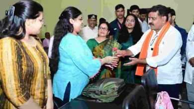 सफेद कोट से समाजसेवा तक—विजय शर्मा ने बताया डॉक्टर बनने का असली अर्थ सफेद कोट से समाजसेवा तक—विजय शर्मा ने बताया डॉक्टर बनने का असली अर्थ