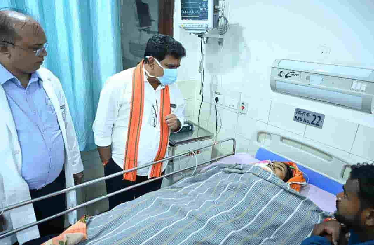 हादसे के बीच संवेदना का साथ—एम्स में घायलों से मिले उपमुख्यमंत्री विजय शर्मा
