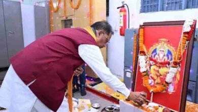 हुनर के हाथ, सृजन की पहचान—भगवान विश्वकर्मा की आराधना में श्रम सम्मान का संदेश हुनर के हाथ, सृजन की पहचान—भगवान विश्वकर्मा की आराधना में श्रम सम्मान का संदेश