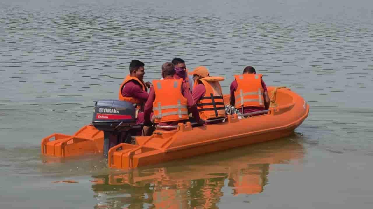 शिवनाथ नदी में डूबे युवक की तलाश का दुखद अंत, तीसरे दिन मिला शव शिवनाथ नदी में डूबे युवक की तलाश का दुखद अंत, तीसरे दिन मिला शव