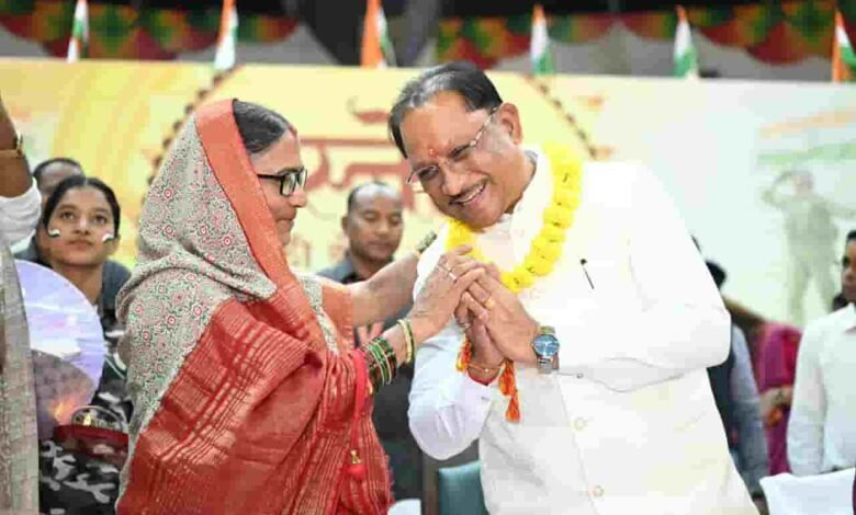महतारी के मान से बदली पहचान—2026 लिखेगा नारी सम्मान की नई गाथा महतारी के मान से बदली पहचान—2026 लिखेगा नारी सम्मान की नई गाथा