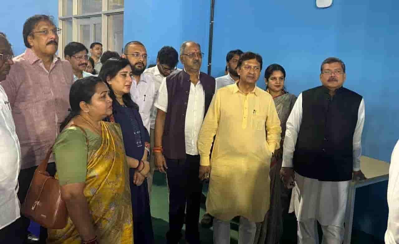खेलों के मॉडल से सीखने की पहल—वीर सावरकर स्पोर्ट्स कॉम्प्लेक्स में सांसद बृजमोहन अग्रवाल का निरीक्षण खेलों के मॉडल से सीखने की पहल—वीर सावरकर स्पोर्ट्स कॉम्प्लेक्स में सांसद बृजमोहन अग्रवाल का निरीक्षण