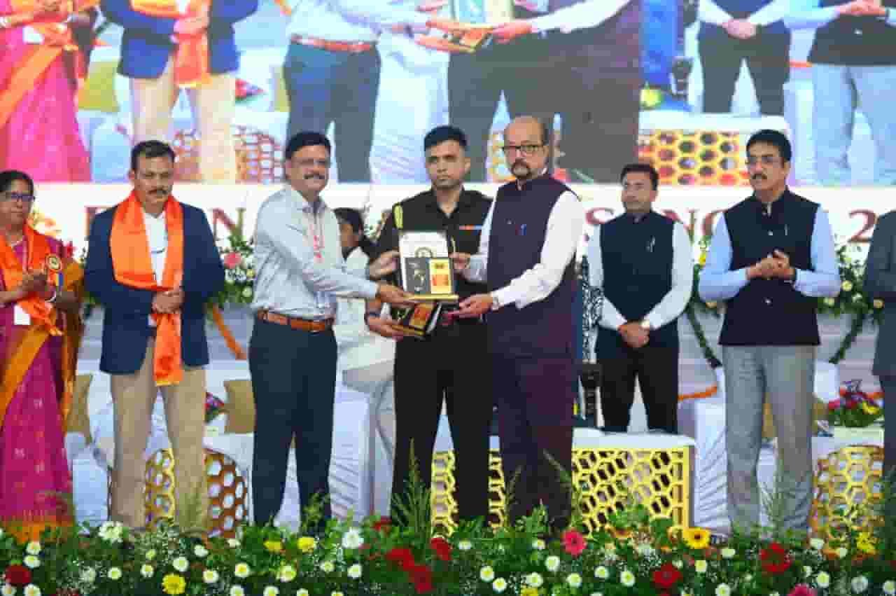 जिस जमीन को समझा था बेकार, वहीं लहलहा उठी फसल! ग्राफ्टिंग ने बदली तस्वीर