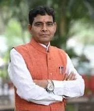 आत्मविश्वास से सफलता तक—युवाओं के व्यक्तित्व विकास की नई राह आत्मविश्वास से सफलता तक—युवाओं के व्यक्तित्व विकास की नई राह