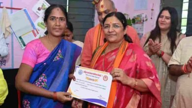 ‘आंगन मिलन’ में पहुंचीं केंद्रीय राज्यमंत्री सावित्री ठाकुर, आंगनबाड़ी केंद्रों में दिखा उत्साह